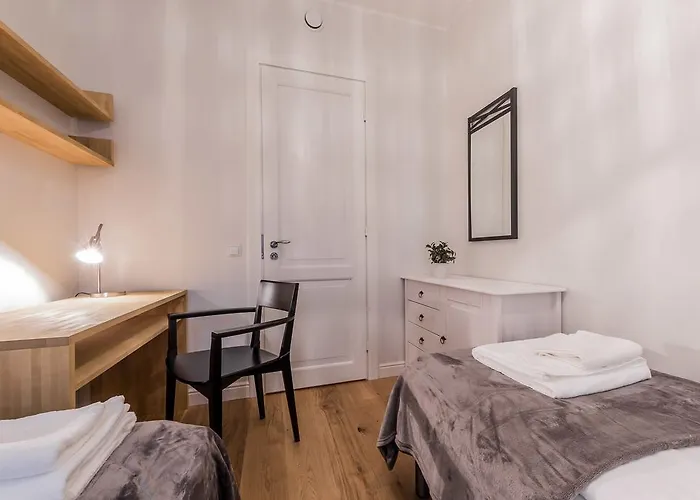 Apartman Pronksi 3 *