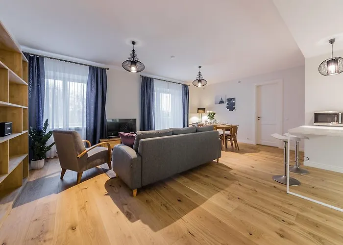 Apartman Pronksi 3 *