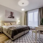 Appartement Pronksi 3 *
