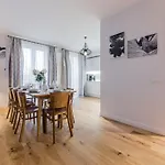 Appartement Pronksi 3 *
