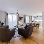 Appartement Pronksi 3 *