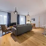 Appartement Pronksi 3 *
