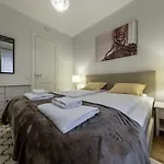 Pronksi 3 *