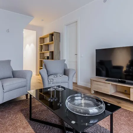 Apartment Goodson & Red Pronksi 3 Reval